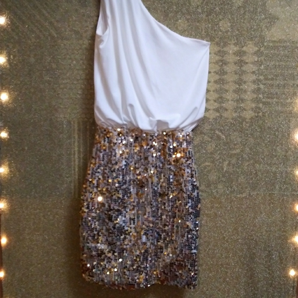 Short mini dress